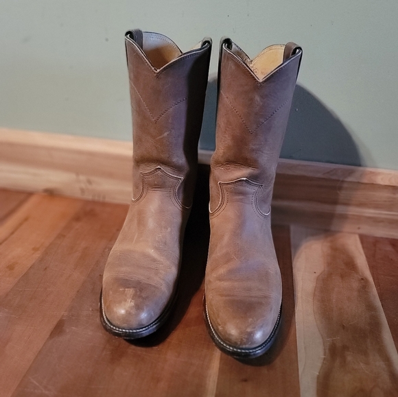 Justin Boots Shoes - Justin boots brown size 7.5